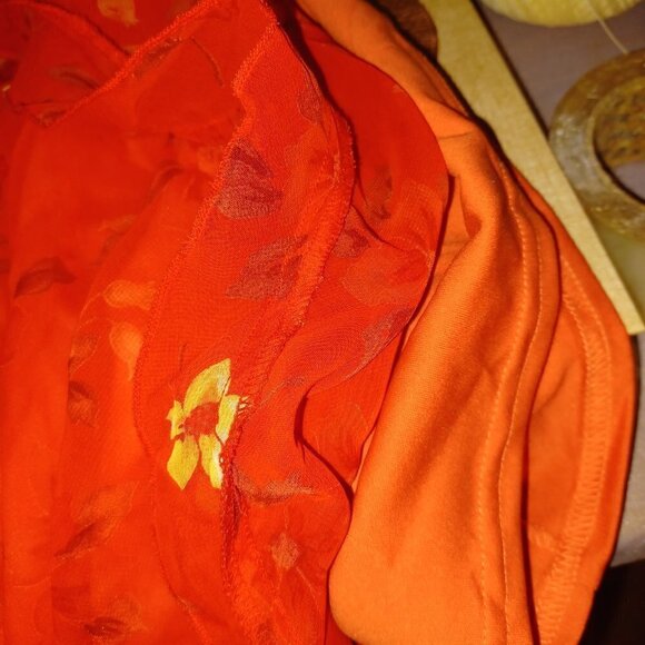 Sexy Little Red Floral Dress - Size 7 - Picture 5 of 9